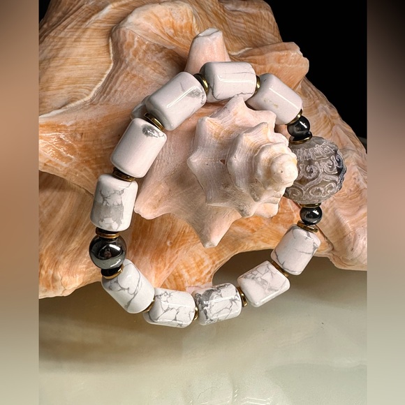 HOWLITE + TIBETAN JAK NATURAL STONES BRACELET size 7” - Picture 3 of 10